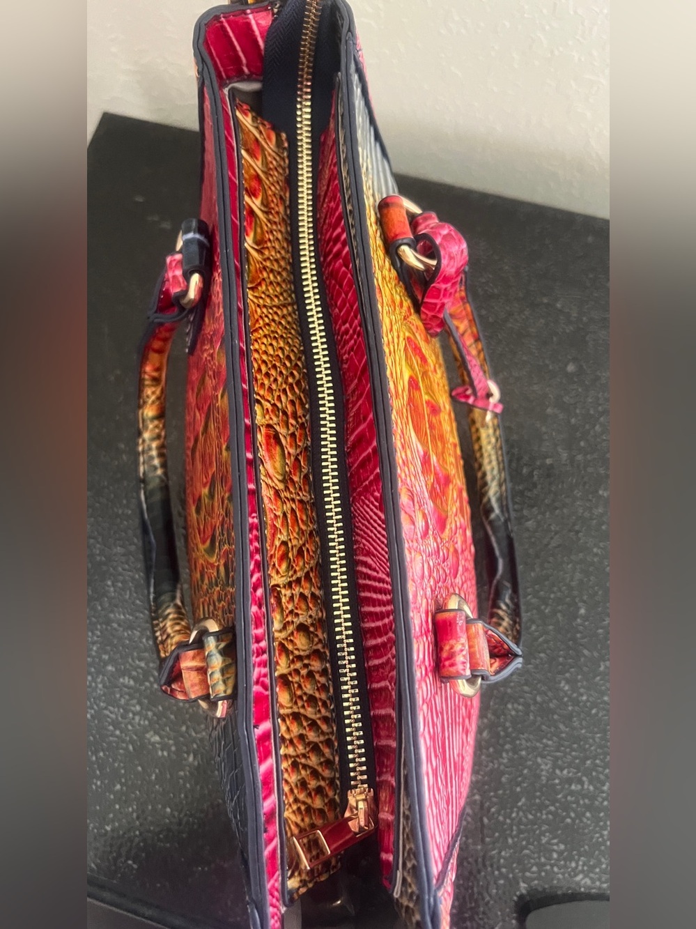 Croc-Embossed Gradient Tote Bag - Multicolor - Picture 5 of 7